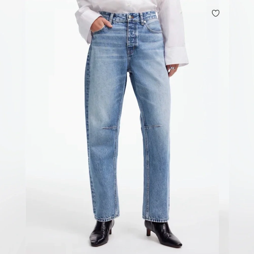 Madewell Darted Barrel Leg Jeans - Picture 2 of 6
